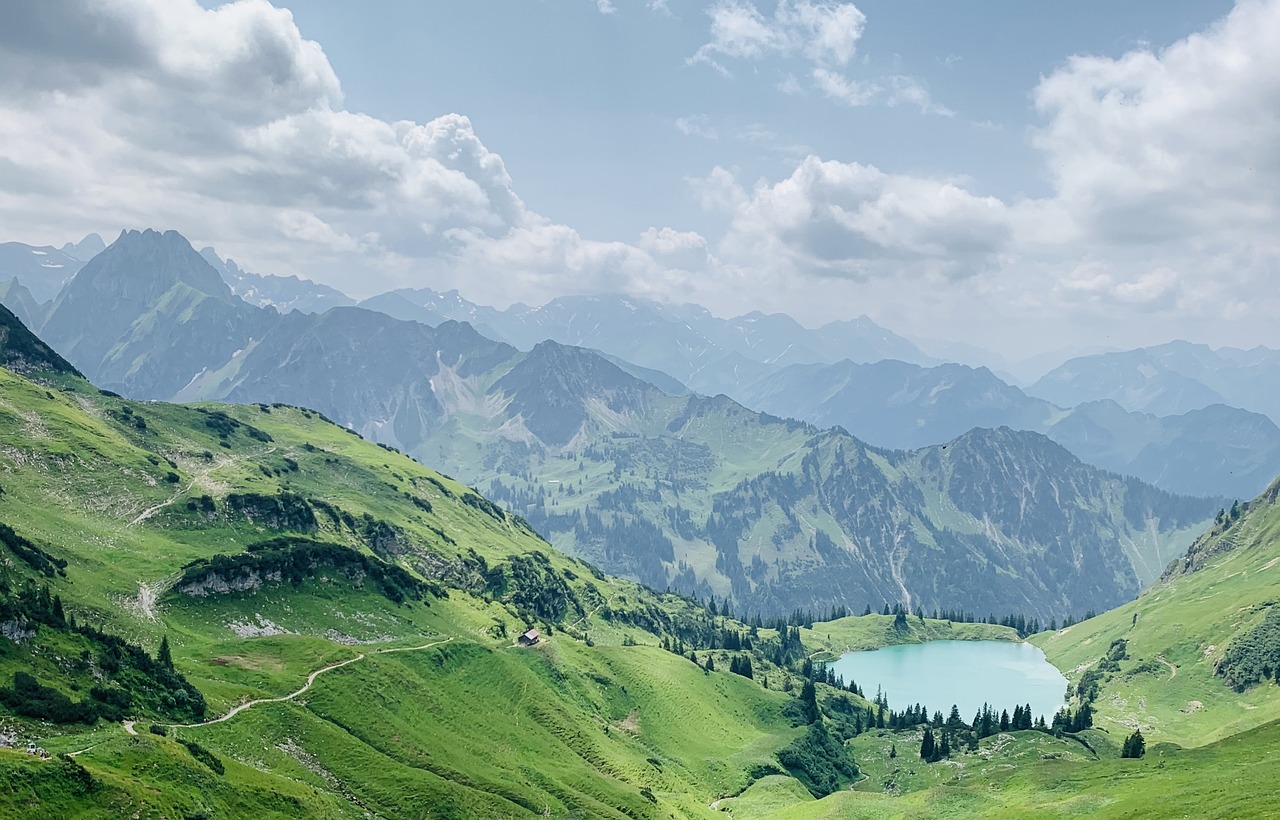 How to Minimize Your Environmental Impact in the Swiss Alps